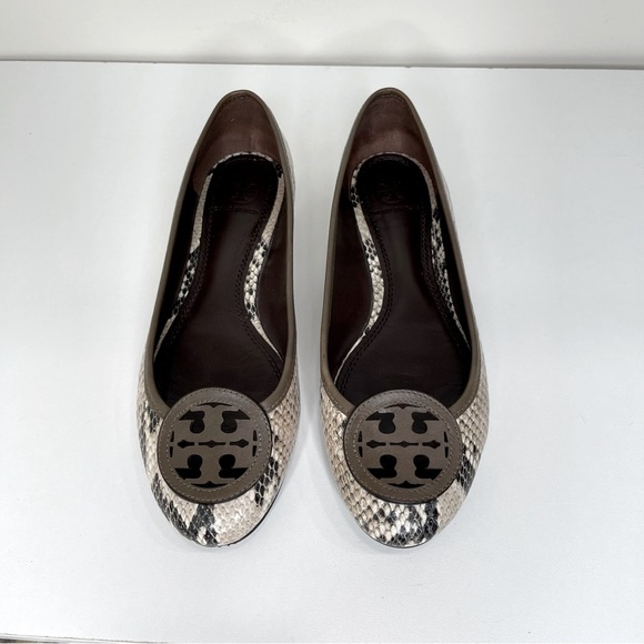 Tory Burch Shoes - Tory Burch Louisa Ballet Flat in Natural Roccia classic preppy slip on LOGO